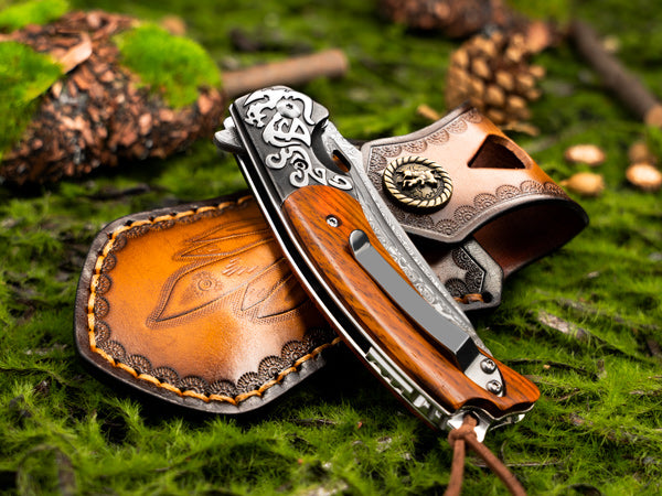 Couteau pliant en acier Damas LOTHAR RHAEGAL, couteau de poche extérieur de haute qualité en acier Damas VG10 à 67 couches, couteau de poche Damas haut de gamme avec manche en bois pour la chasse, idéal comme collection et cadeau (Bois de rose)