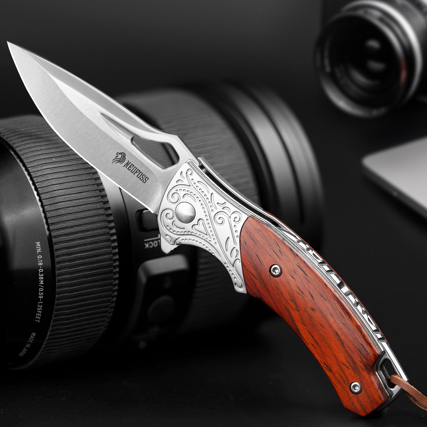 NedFoss HERON Couteau pliant, 7cm 14C28N Acier Couteau à une main avec manche en bois, Couteau de poche tranchant avec Liner Lock & roulement à billes, Couteau d'extérieur avec clip, Couteau de survie dans une boîte cadeau pour collection